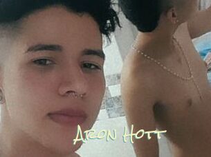 Aron_Hott