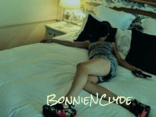 BonnieNClyde Porn Monkey Cash