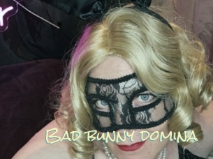 Bad_bunny_domina