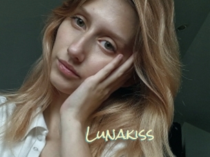 Lunakiss