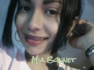 Mia_Bonnet