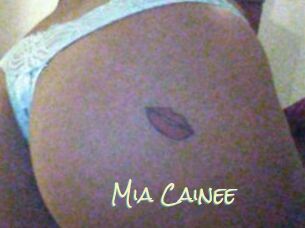Mia_Cainee