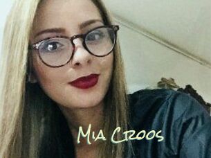 Mia_Croos