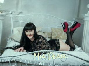 Mia_Dear_