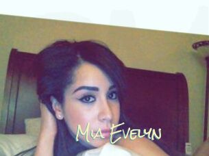 Mia_Evelyn