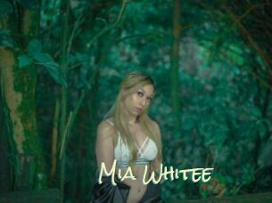 Mia_Whitee