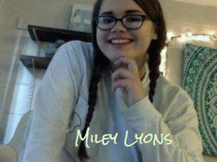 Miley_Lyons