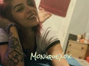 MoniqueXox