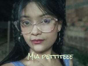 Mia_pettiteee
