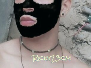 Ricky23cm