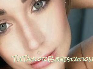 TiaTaylorBabestation