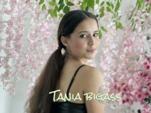 Tania_bigass