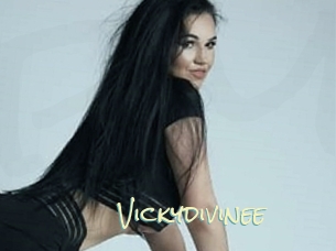 Vickydivinee